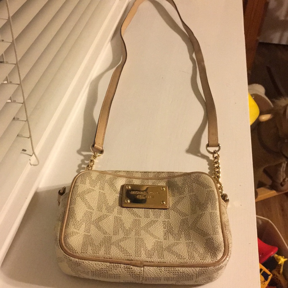 Michael Kors Crossbody - Picture 5 of 8